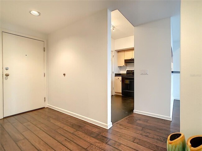 Foto del edificio - 322 E Central Blvd