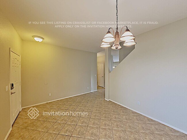 Building Photo - 30019 N Royal Oak Way