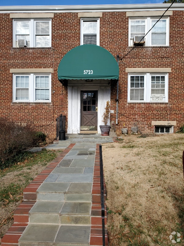 Westover Village Apartments for Rent with Hardwood Floors Arlington