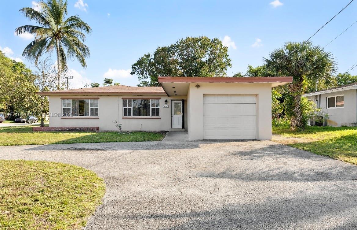 Foto principal - 4200 NW 2nd St