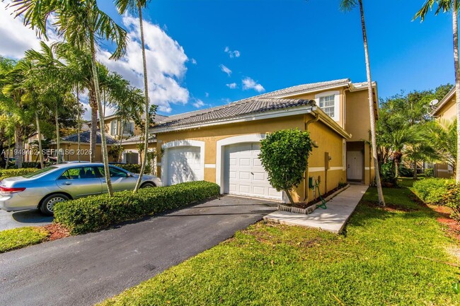 Foto del edificio - 1911 Madeira Dr