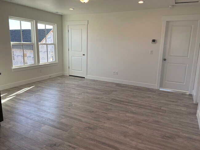 Building Photo - 11056 S Paddle Board Way