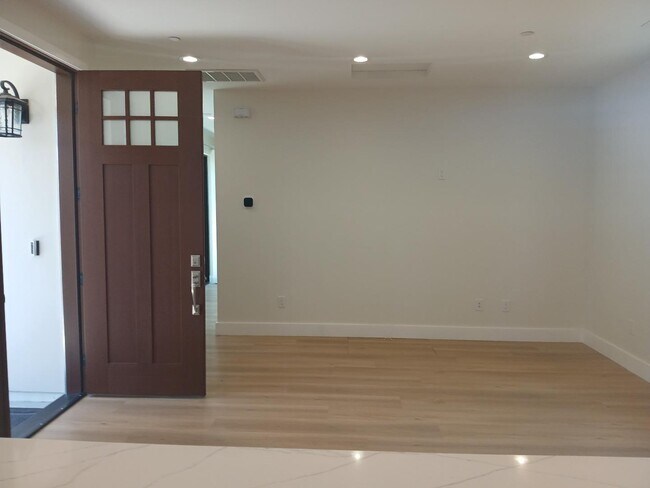Foto del edificio - 523 Lancaster Way