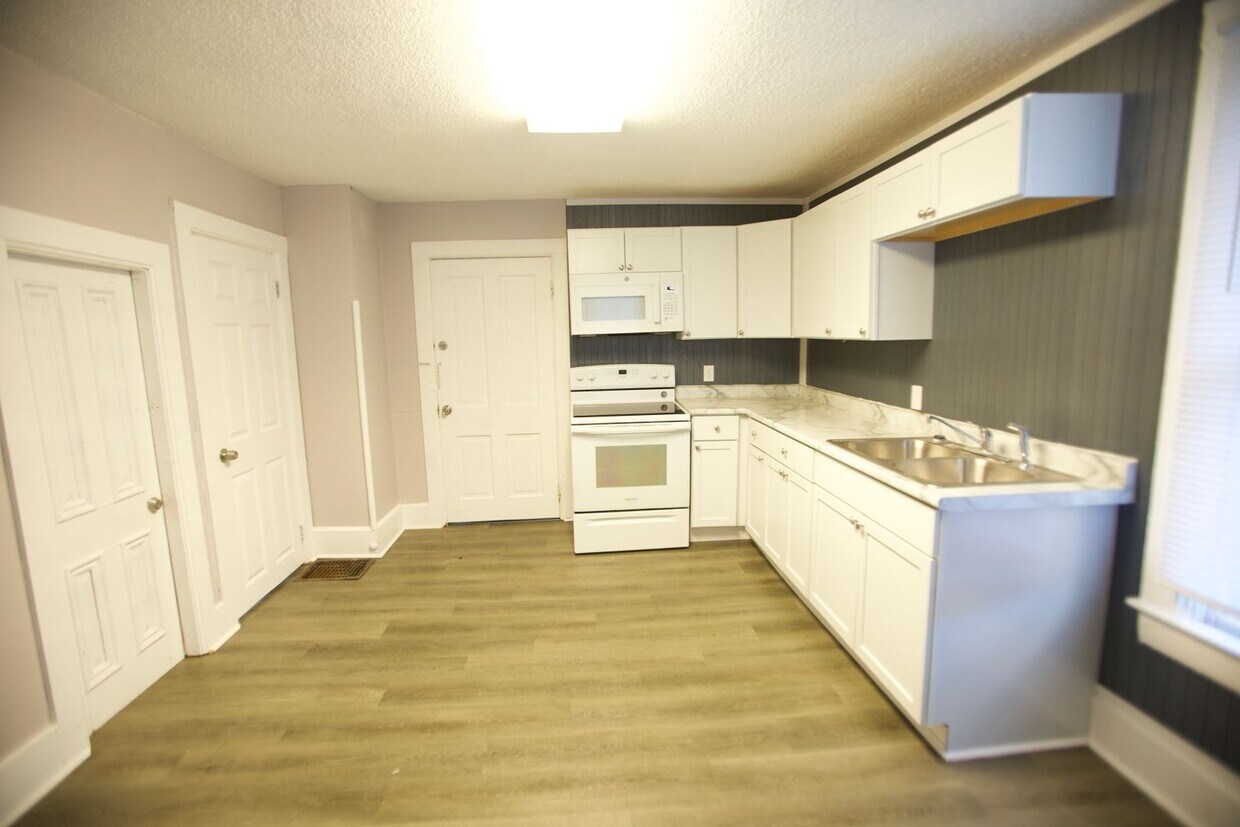 1513 Whitewater Ave Unit 2, Saint Charles, MN 55972 Room for Rent in