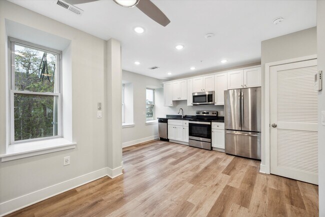 Building Photo - 845 N 63rd St