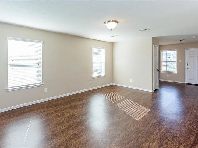 Building Photo - 6103 El Granate Dr