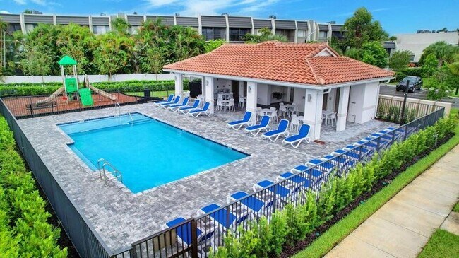 Foto del edificio - 6851 Broadwater Ln