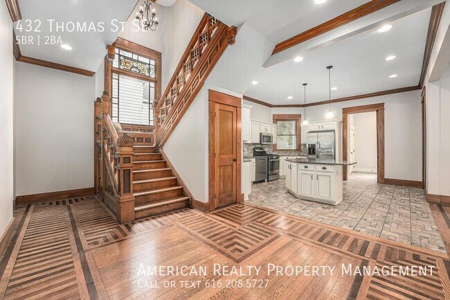 Foto del edificio - 432 Thomas St SE