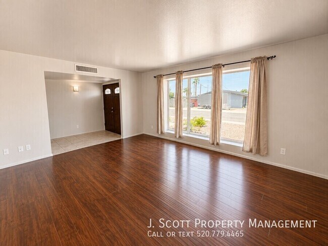 Foto del edificio - 6522 E Palm Ln