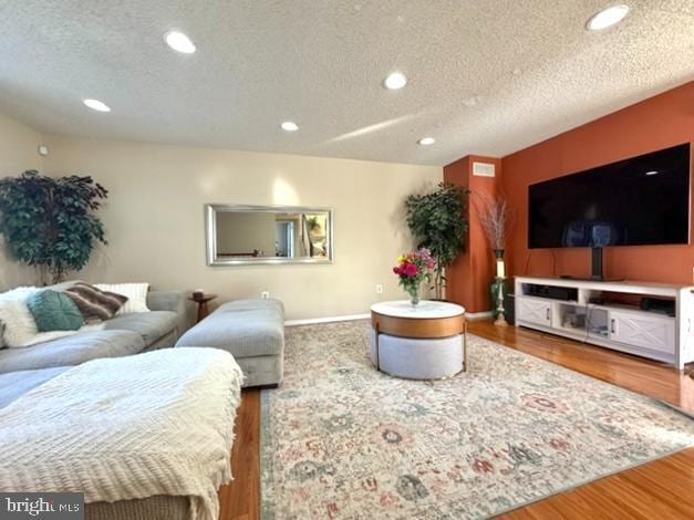 Foto del edificio - 2 HALSTEAD Pl