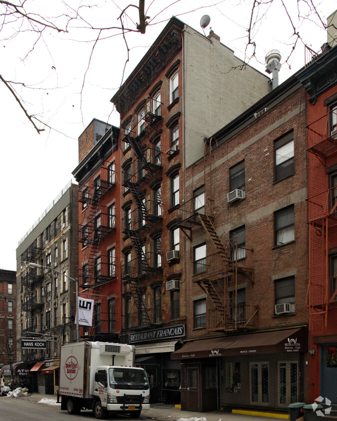 Building Photo - 180 Prince St