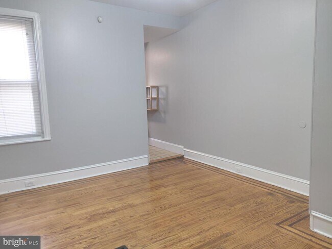 Foto del edificio - 2161 E Firth St