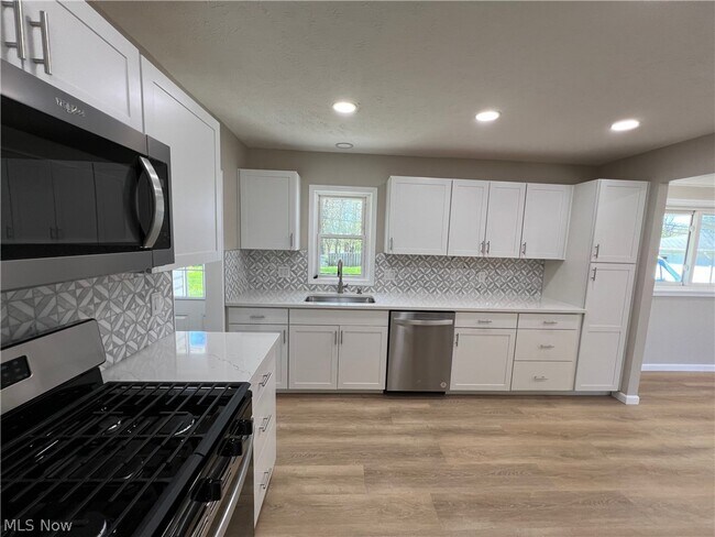 Foto del edificio - 7326 Dell Haven Dr