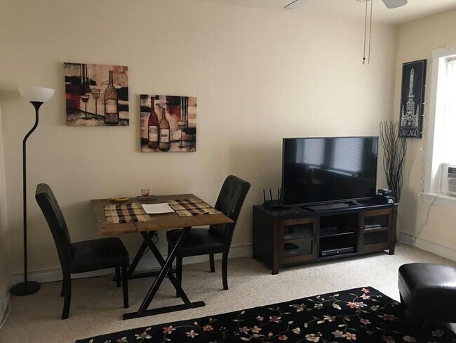 Living Room View 1 - 1323 W Addison St