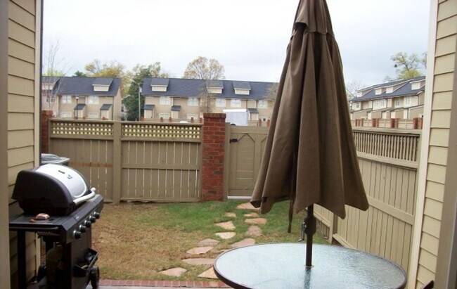 Foto del edificio - Location, Location!