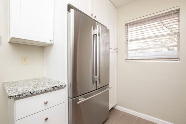 Foto del edificio - 3660 Peachtree Rd NE