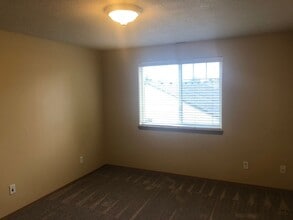 Building Photo - 5787 Sunstone St SE