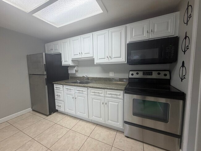 Foto del edificio - 7194 Southgate Blvd