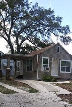 Building Photo - 701 E Hanlon St
