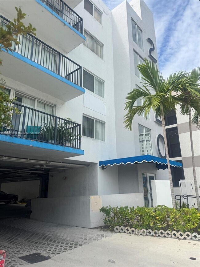 Foto del edificio - 2120 W Flagler St