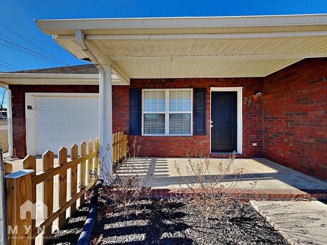 Building Photo - 2401 Pinyon St