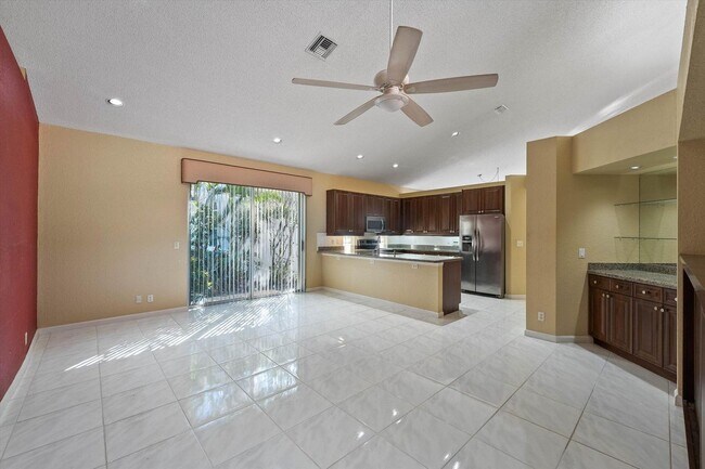 Foto del edificio - 10860 Fairmont Village Dr