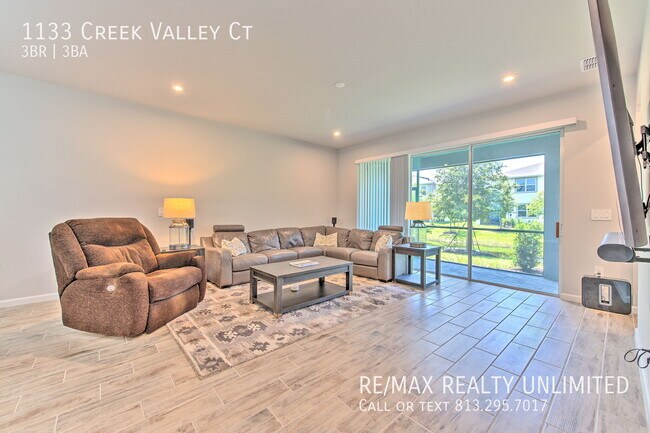 Foto del edificio - 1133 Creek Valley Ct-