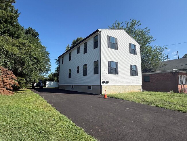 Foto del edificio - 132 Yale Ave