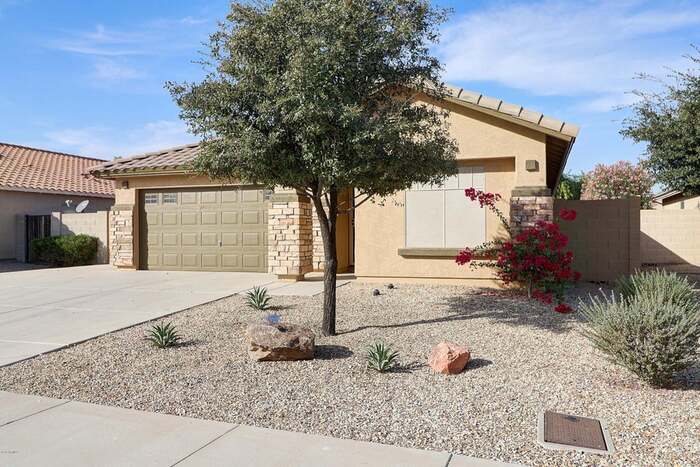 Foto principal - 3-bedroom, 2-bathroom home in Canyon