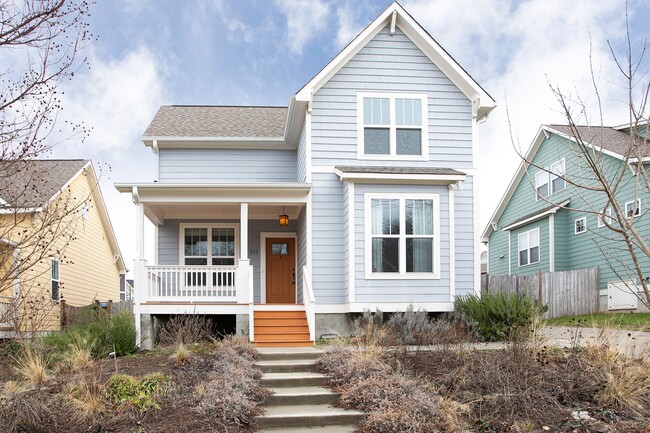 Downtown Durham Oasis! - Three Bedroom Home With Truly Unique Entire Top Floor Primary Suite - Downtown Durham Oasis! - Three Bedroom Home With Truly Unique Entire Top Floor Primary Suite