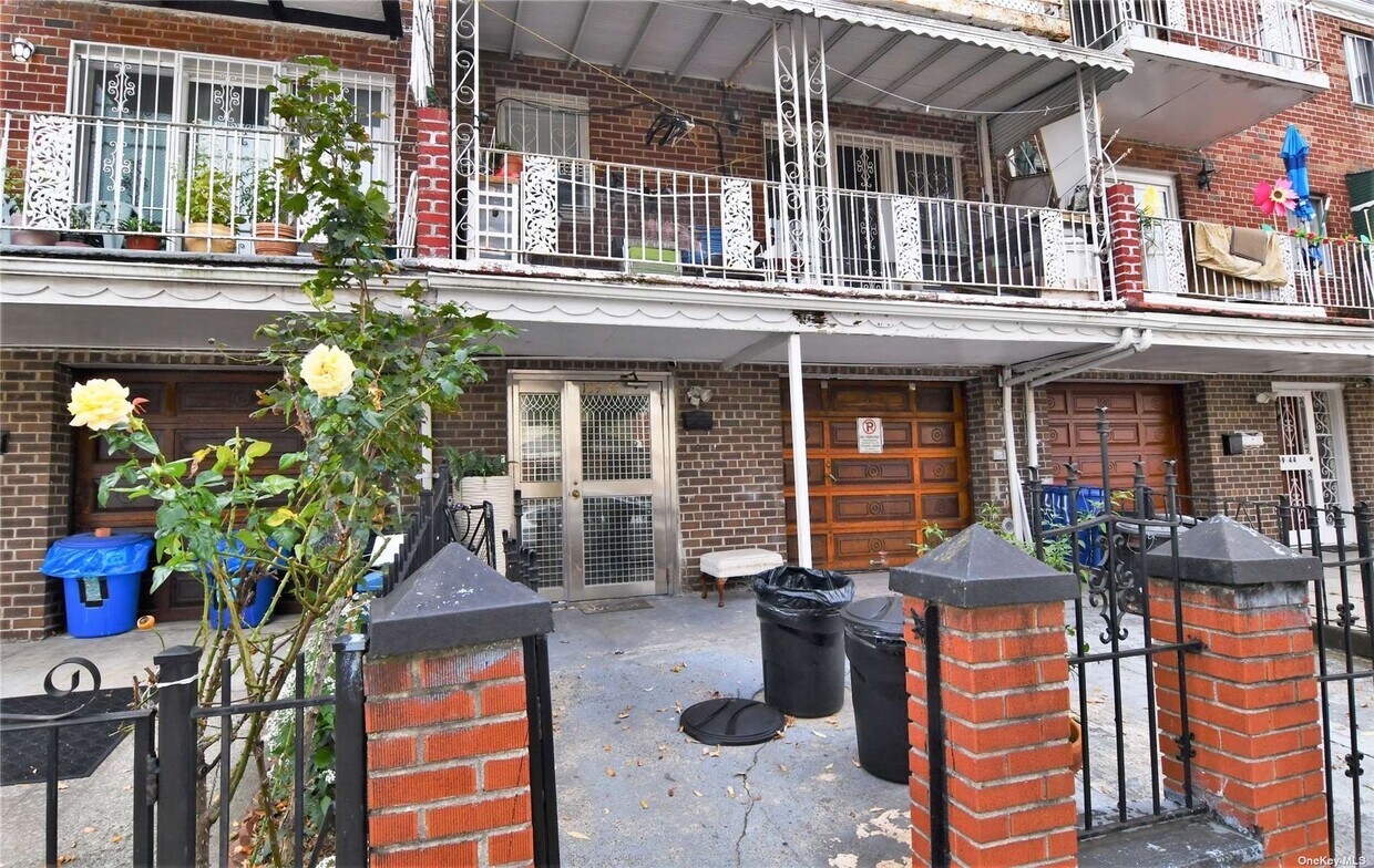 Building Photo - 109-46-109-54 Avenue