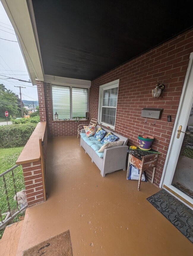 Foto del edificio - 1444 Woodland Ave