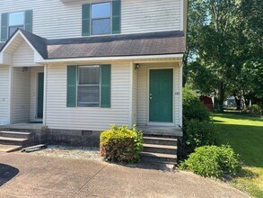 Building Photo - 121-123 Ivie Cir