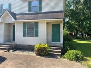 Building Photo - 121-123 Ivie Cir