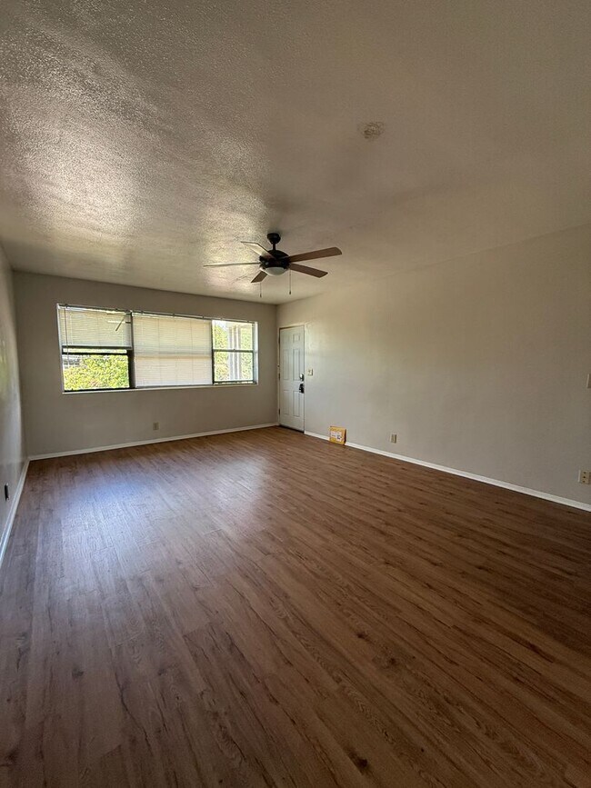 Foto del edificio - 3114 Belden Cir