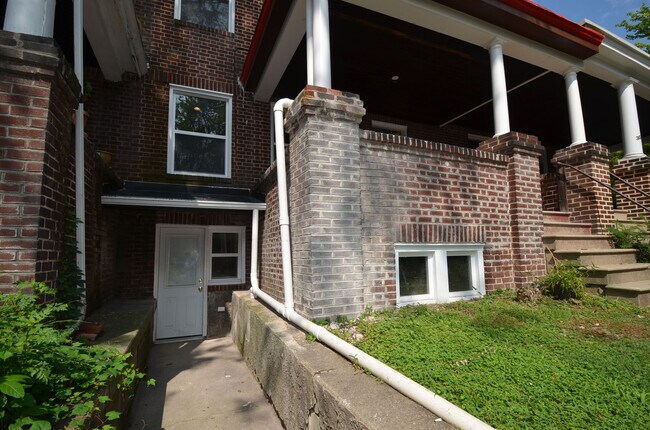 Building Photo - 3130 Guilford Ave