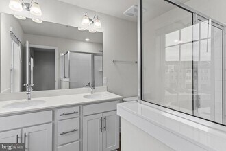 Building Photo - 7533 Golden Halls Ter