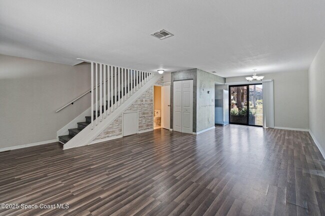 Foto del edificio - 1300 Arlington Ln NE