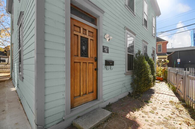 Building Photo - 42 E Prescott St