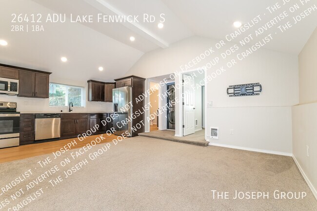 Foto del edificio - 26412 Lake Fenwick Rd S