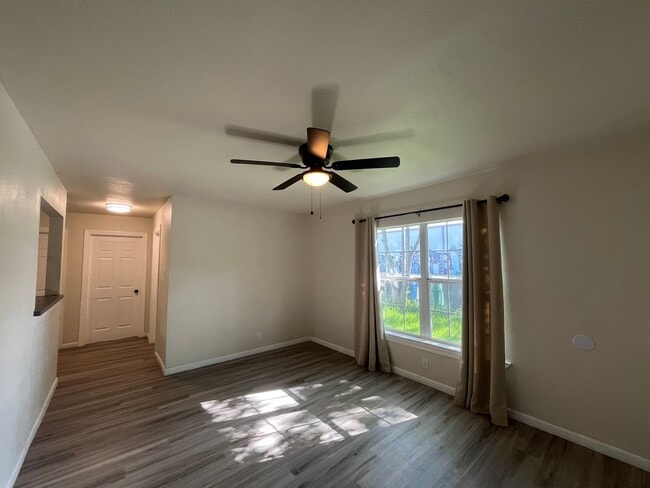 Building Photo - 415 "A" Elmwood Dr., San Antonio, TX. 78212