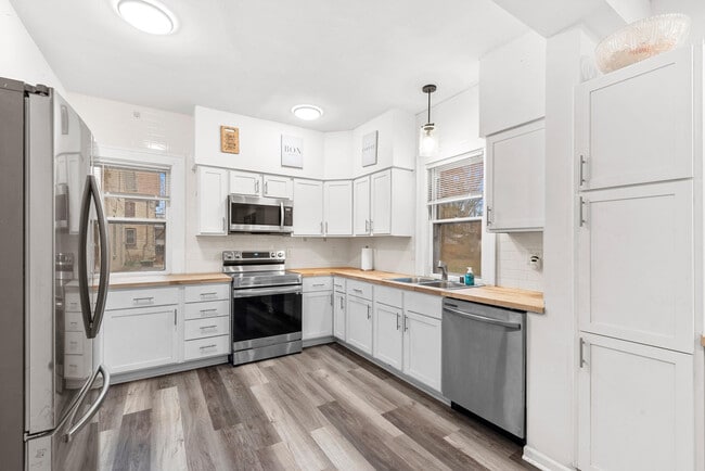 Foto del edificio - 1136 Fond Du Lac Ave