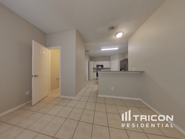 Building Photo - 589 Continental Dr