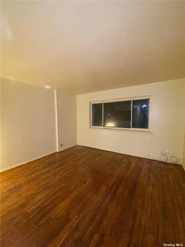 Foto del edificio - 272 Cozine Ave