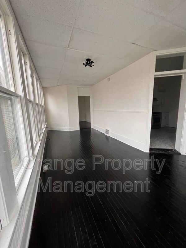 Building Photo - 111 Stutsman St
