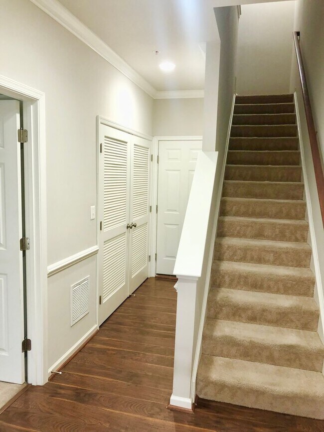 Foto del edificio - Beautiful 3 Bedroom Townhouse in Glen Burnie!