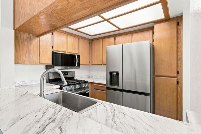 Foto del edificio - 787 Brookstone Rd