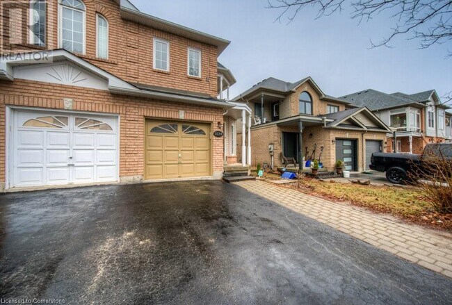 Building Photo - 5134 Des Jardines Dr