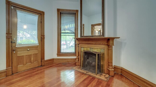 Building Photo - 344 Madison Pl