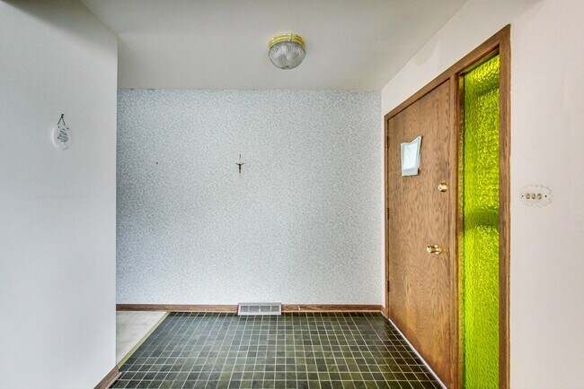 Foto del edificio - 8917 Natoma Ave